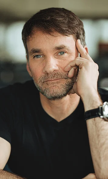 356x587px_keith-min